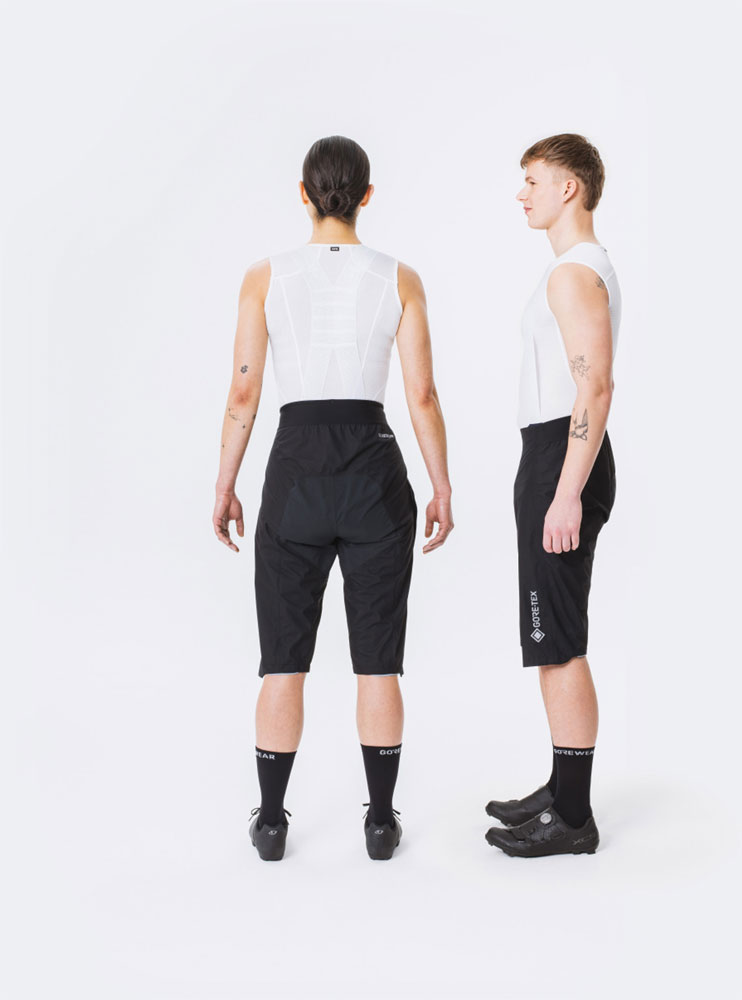 GOREWEAR_Endure-Gore-Tex-Paclite-Regenshorts_1010129900_5.jpg