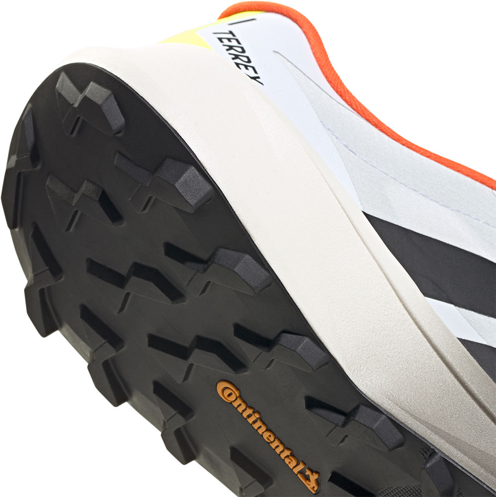 KJ8872_7_FOOTWEAR_Photography_Detail-View-1_white.jpg