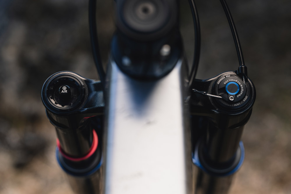 RockShox-SID-Ultimate-Race-Day-3P-Remote-120mm-Boost-00.4020.957.002-11.jpg