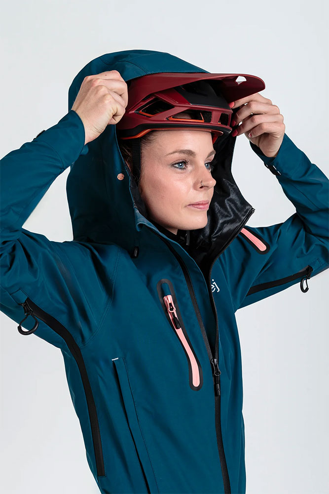 dirtlej_20250074_DirtSuit_Core_Edition_V4_1_Damen_Matschoverall (17).jpg