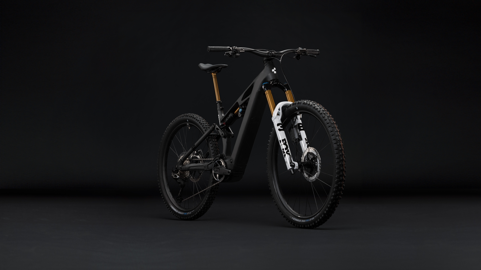 Stereo Hybrid ONE77 HPC AT 800 carbon´n´white