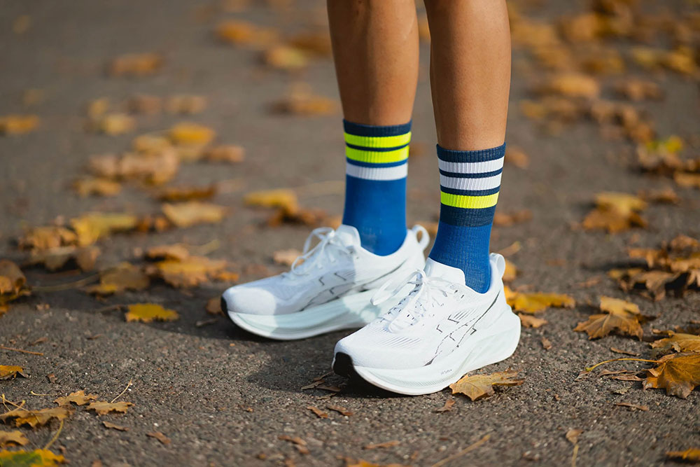 incylence_01050221_Merino_Strive_Socken  (1).jpg