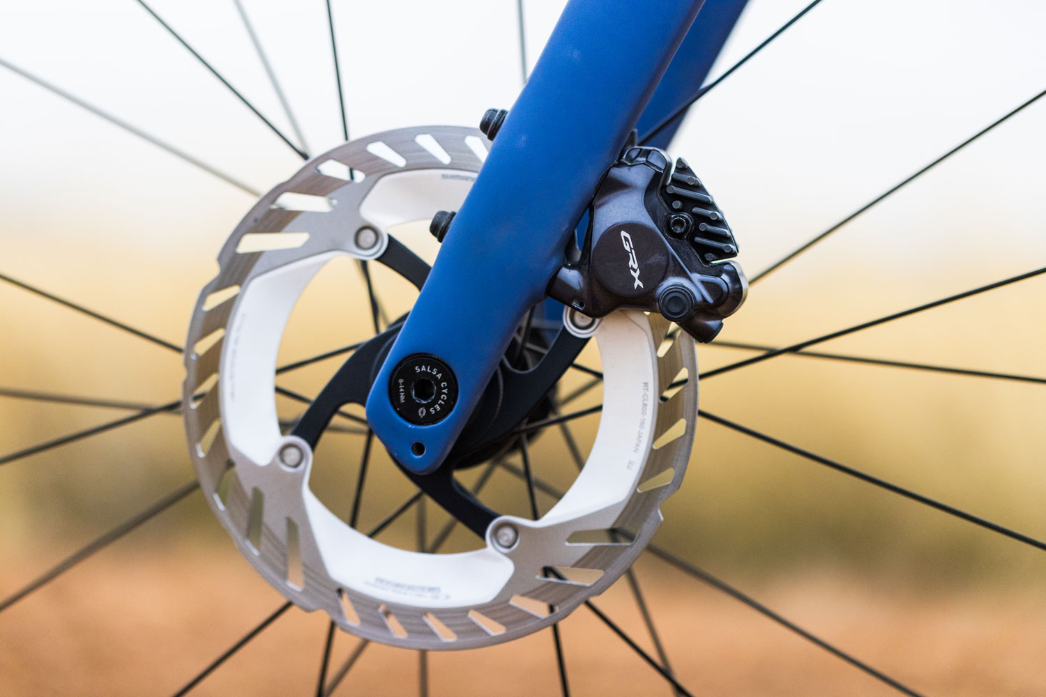 Shimano-GRX-Di2-ST-RX825+BR-RX820-Image_g.jpg