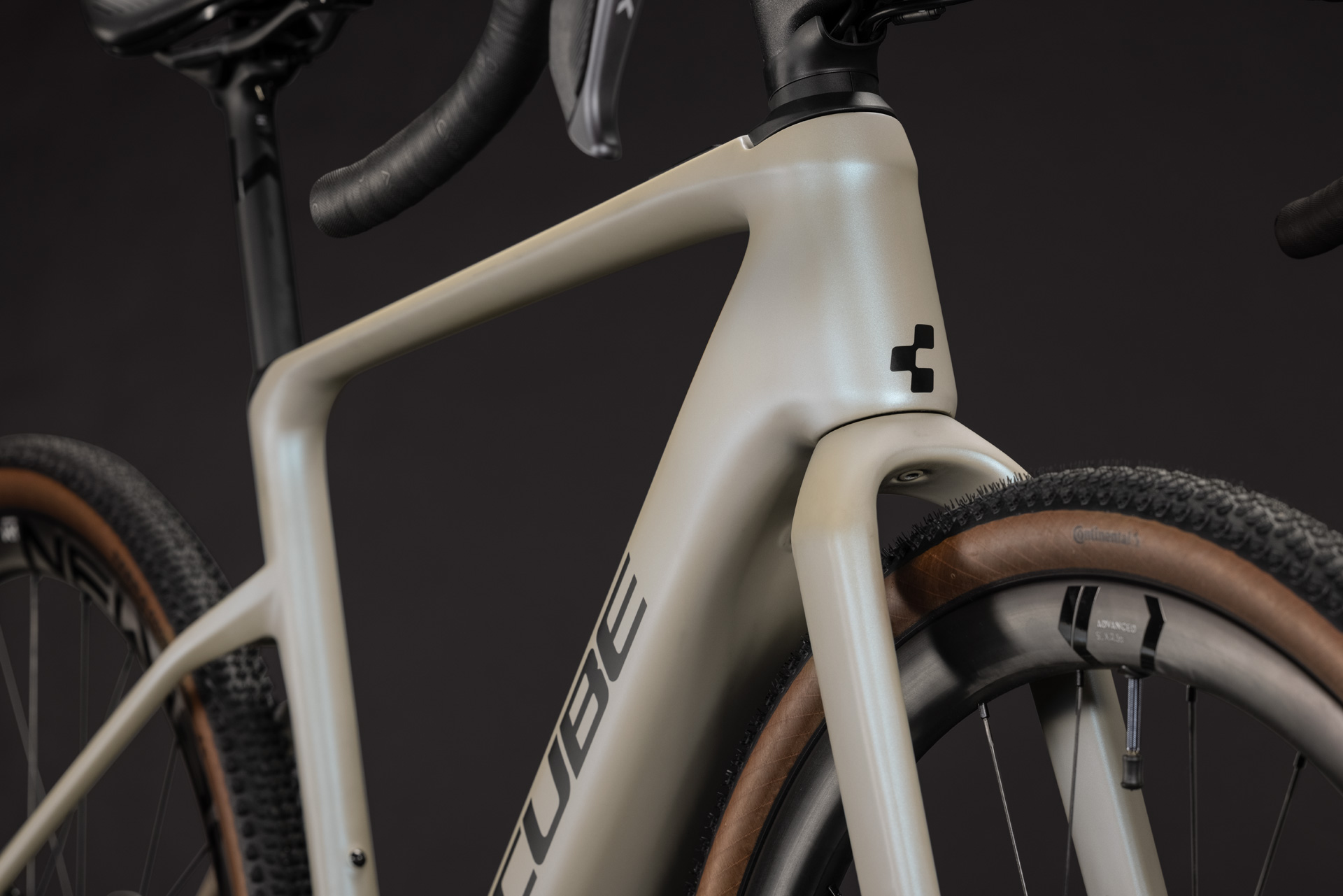 Nuroad Hybrid C:62 SLX 400X glintsand´n´black