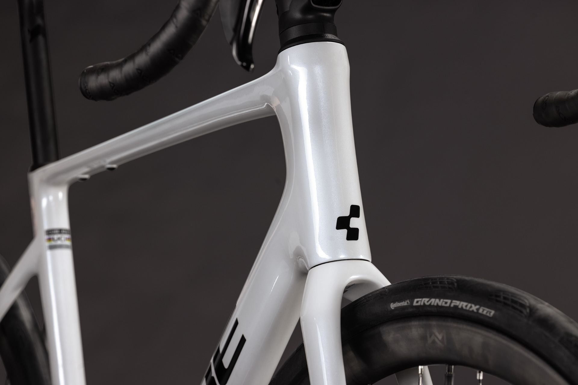 Attain C:62 SLX metallicwhite´n´black