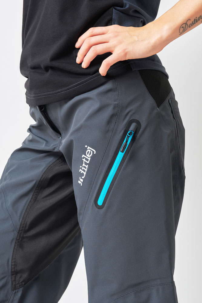 Dirtlej_Trailscout_Waterproof_Damen_MTB_Shorts_20220011_6.jpg