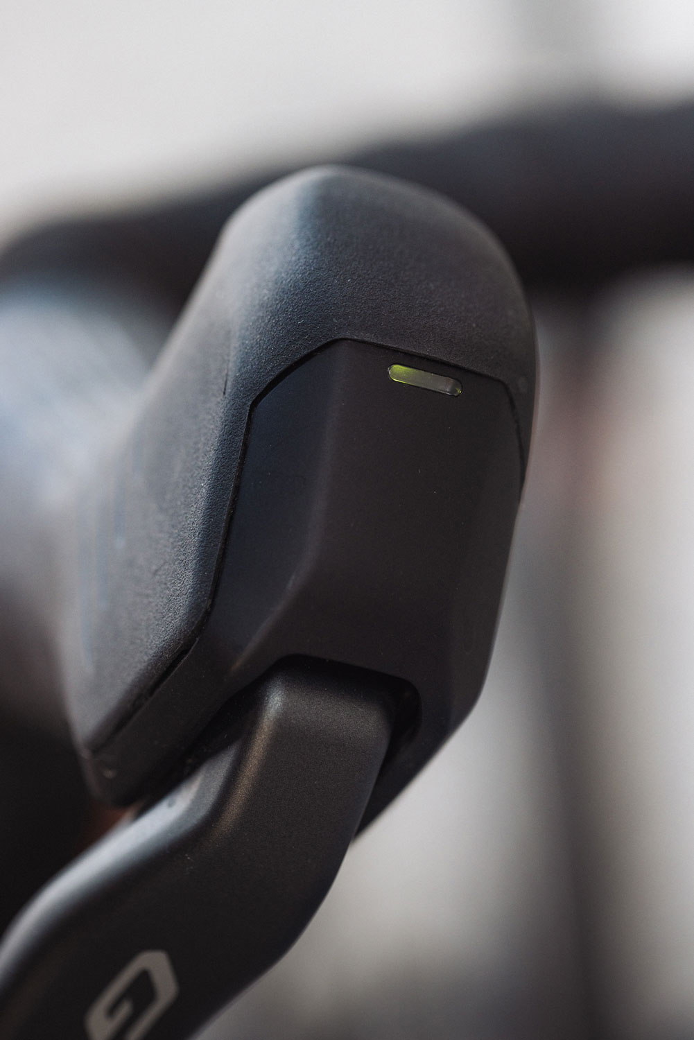 Shimano-GRX-Di2-ST-RX825+BR-RX820-Image_i.jpg
