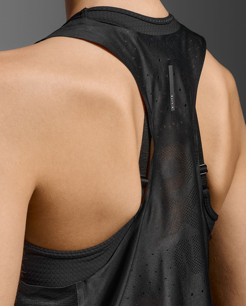 2XU_2X-WR7451A-BLKBRF_Light Speed_React_Damen_Tank_Top (4).jpg