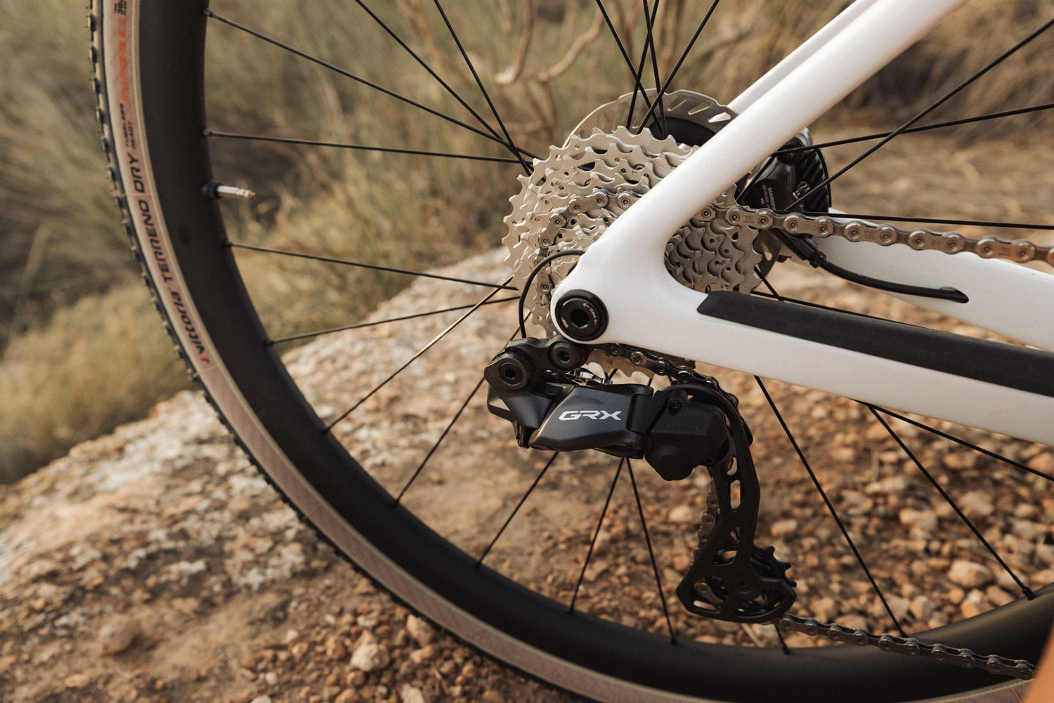 Shimano-GRX-Di2-RD-RX825-2x12-fach-Schaltwerk-IRDRX825A_i.jpg