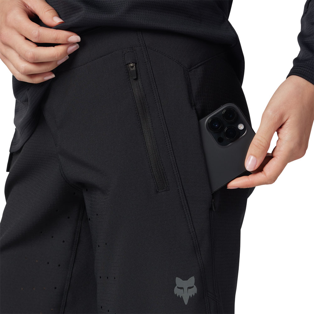 Fox_Defend_32189_001_DamenMTBShorts_ (5).jpg
