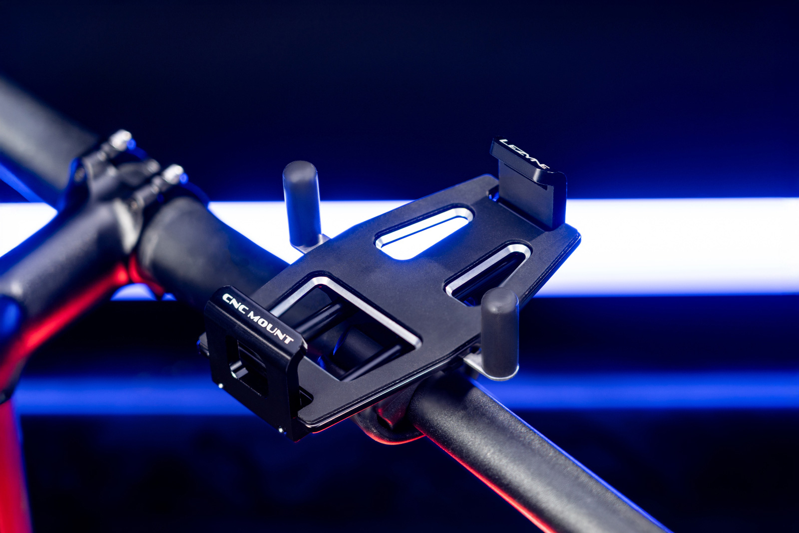 Lezyne 1-PH-CNCPHMT-V104 20163839 CNC Smartphonehalterung  (4).jpg