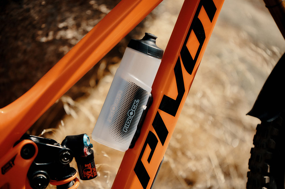 fidlock 09669(TBL) 20125454 TWIST Bottle 600 + Bike Base  (3).jpg