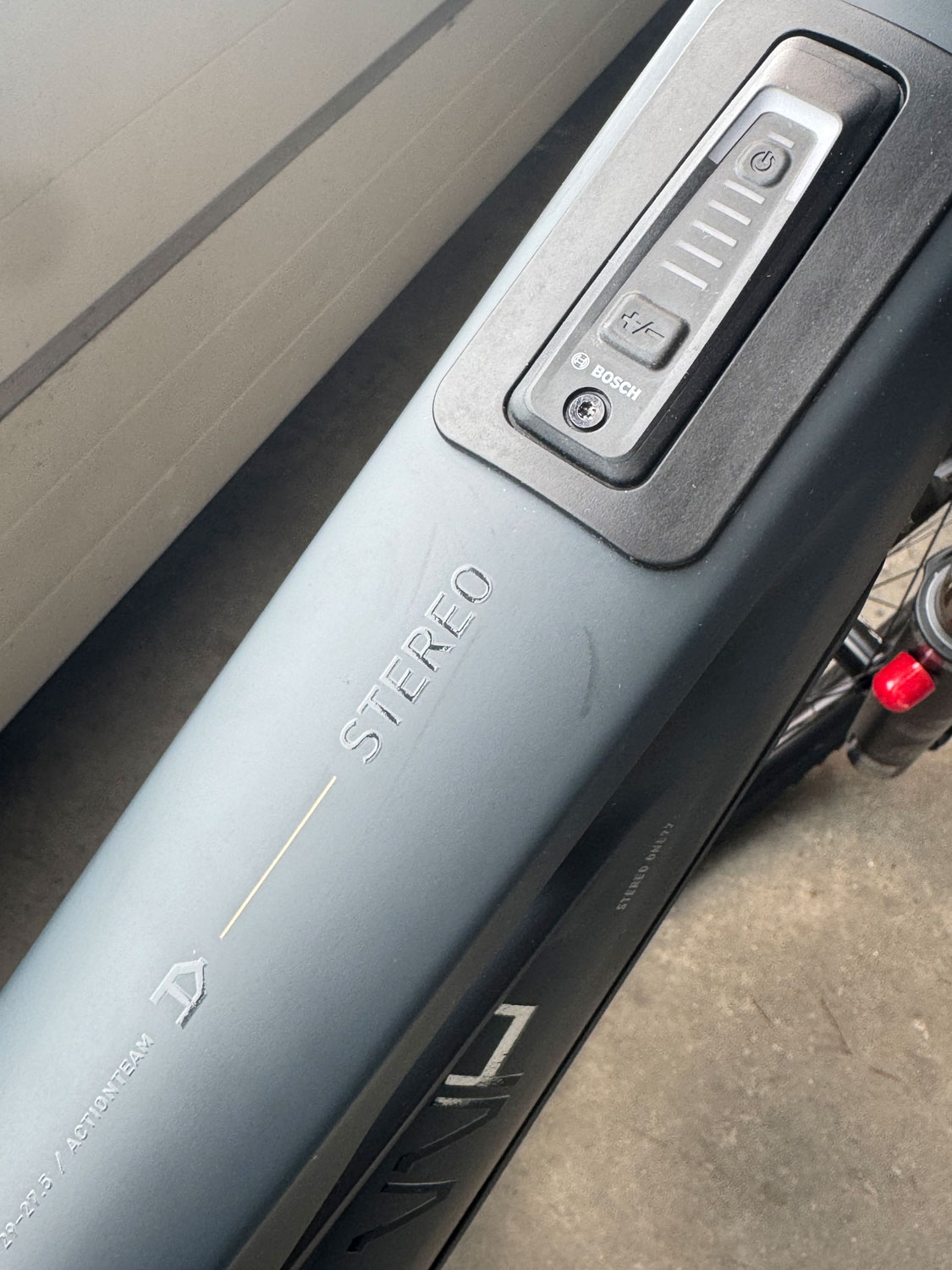 Stereo Hybrid ONE77 HPC AT 800 carbon´n´gold (Neuware mit Lackfehler) 