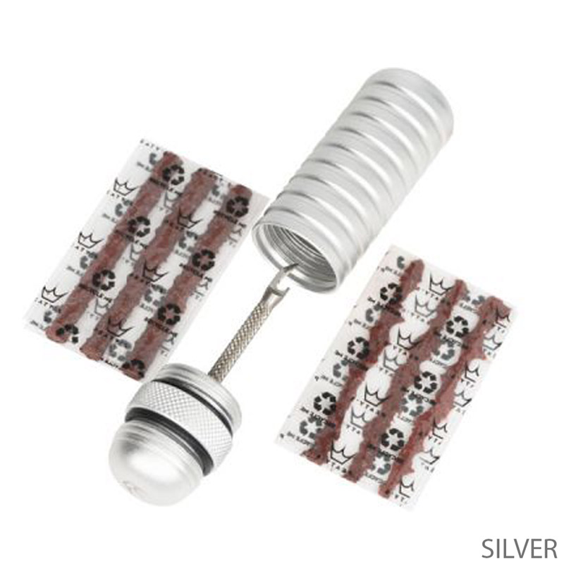 5060541584013PeatysHoleshotTubelessPuncturePluggerKitsilver-labelled.jpg