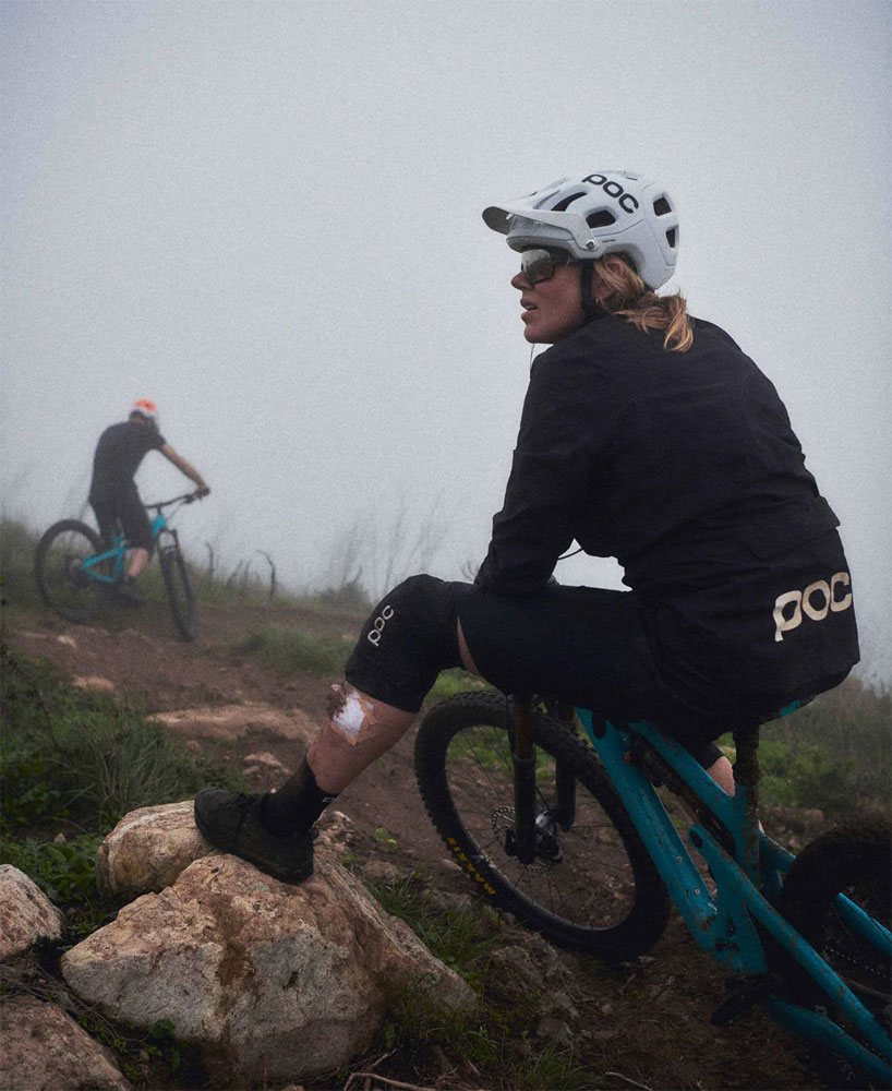 POC_Tectal-MTB-Helm-10517-1036_Action_ (2).jpg