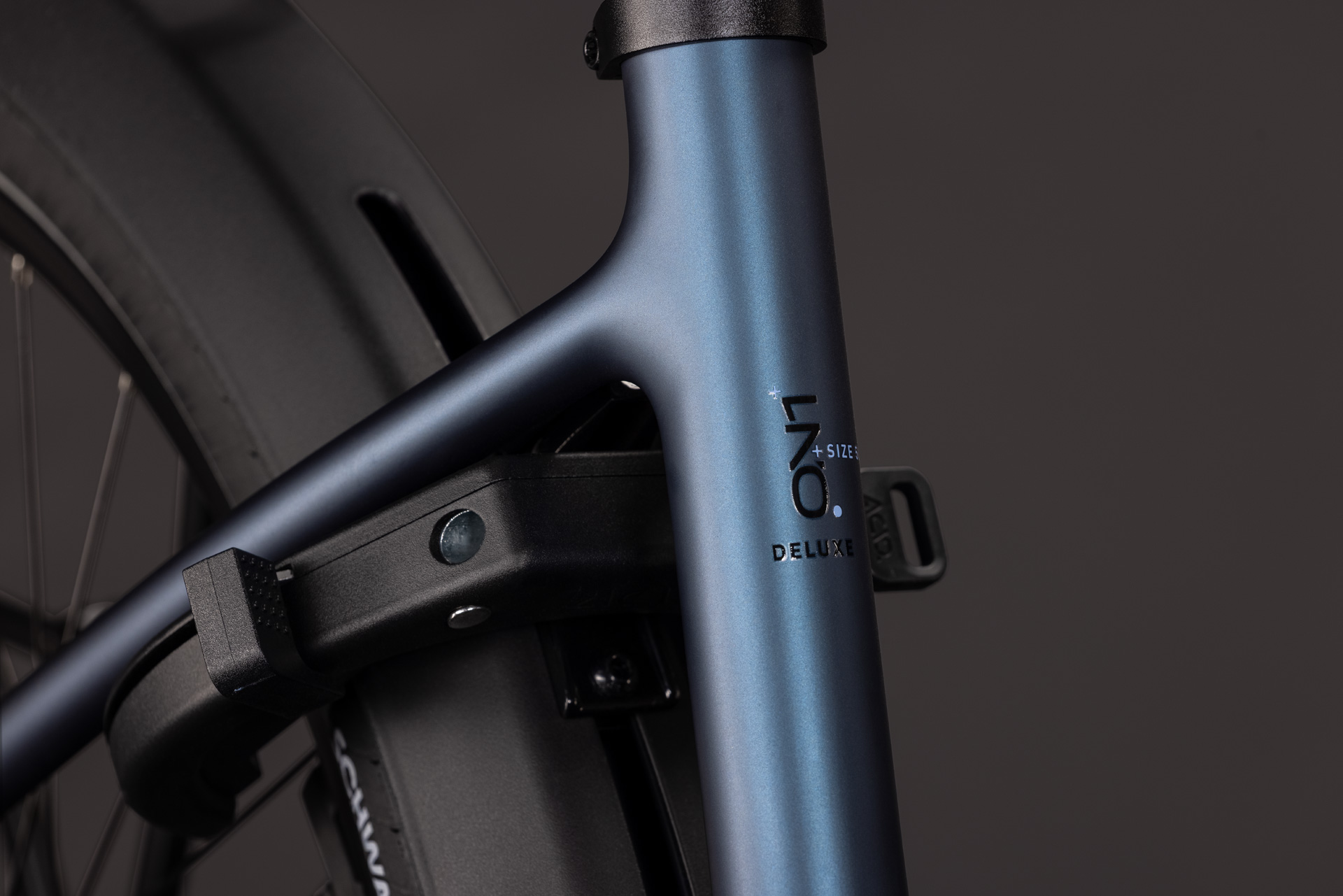 Supreme Hybrid Deluxe ONE 600 azul marino-negro-negro, de fácil acceso