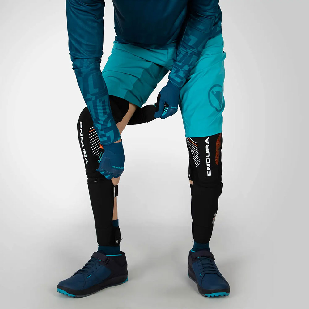 Endura_MT500-D30-Knieprotektoren_E1282BKS-M-(2).jpg