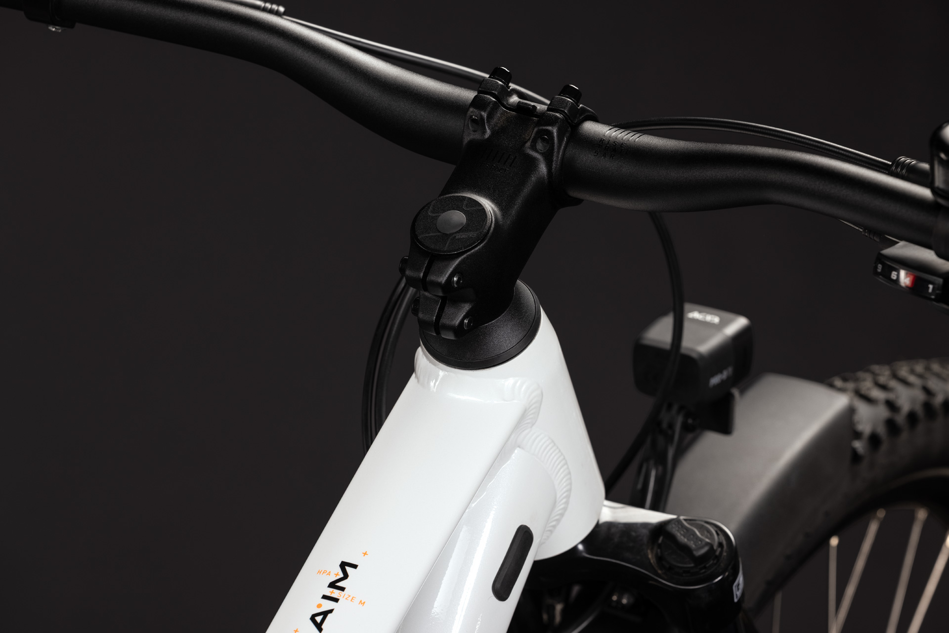 Aim ONE FE metallicwhite´n´black