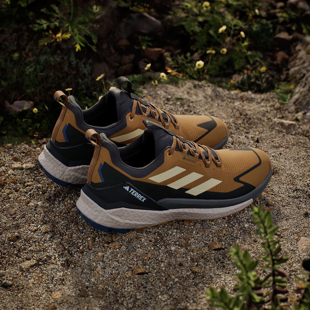 JP5611_19_FOOTWEAR_Photography_HeroMrktng-View-6.jpg
