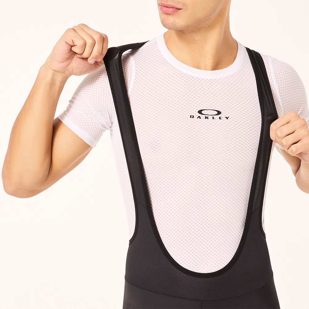 Oakley_Endurance-Base-layer_FOA405477 100_ (6).jpg
