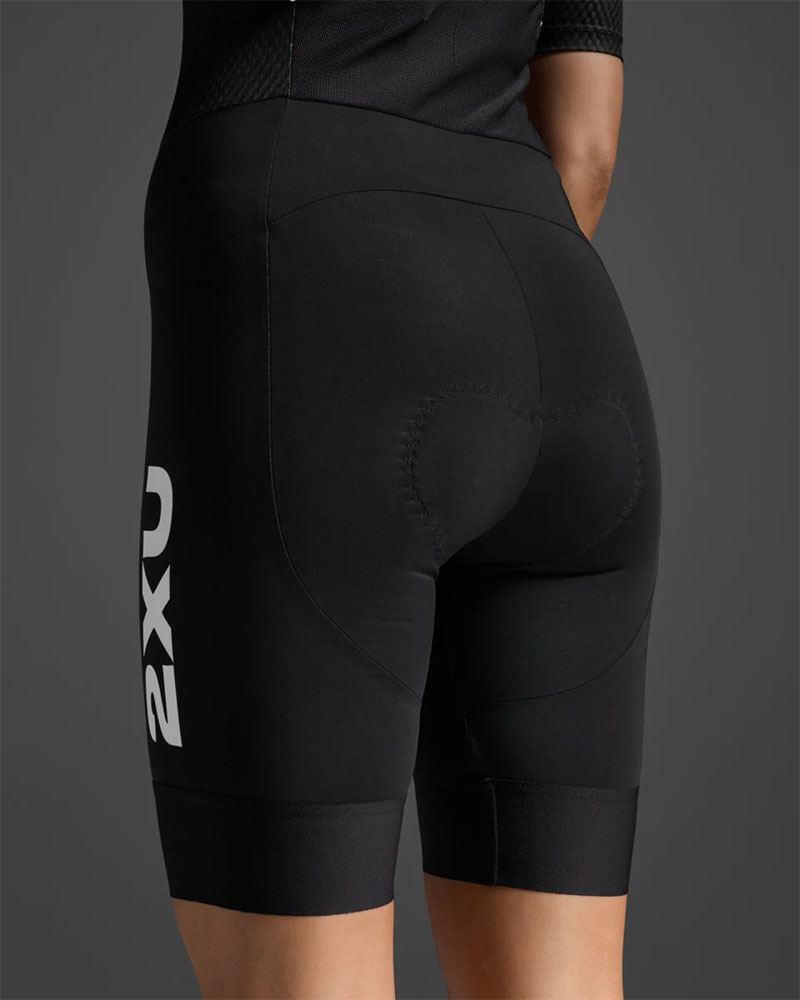 2XU_2X-WT7402D-BLKWHT‌_Aero_Hex_Sleeved_Damen_Einteiler_mit_Sitzpolster (4).jpg