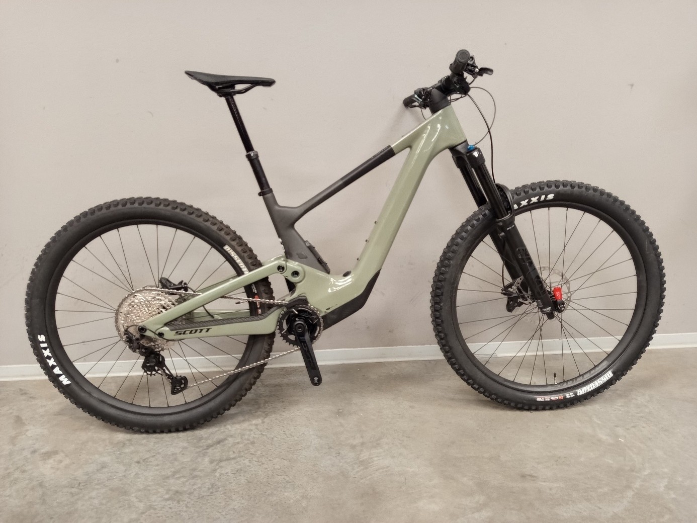 Voltage eRide 910 Undergrowth Green/Carbon Gloss (Neuware mit Lackfehler)