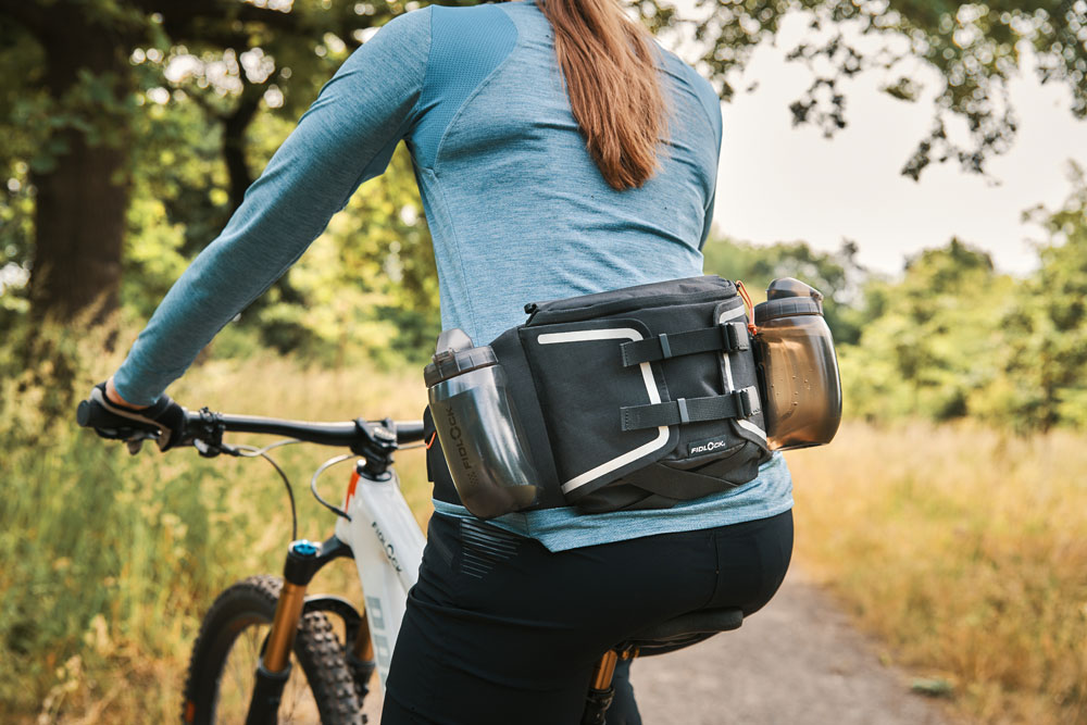 fidlock HB-20001-00001(BLK) 20136158 Hip Belt Double + bottle 450 - Hüfttasche  (9).jpg