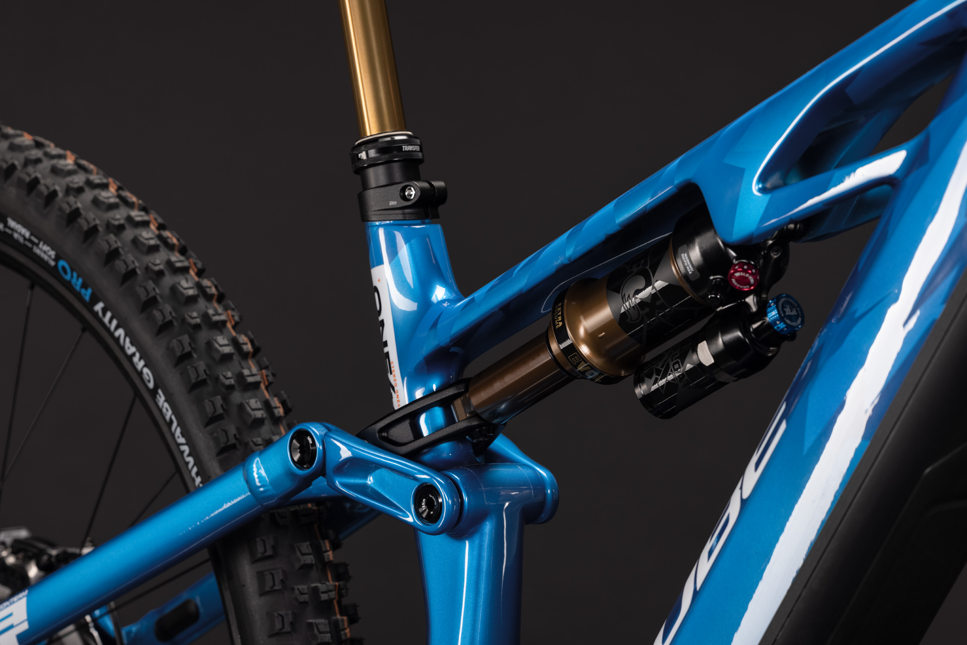 Stereo Hybrid ONE44 HPC AT 800 actionteam