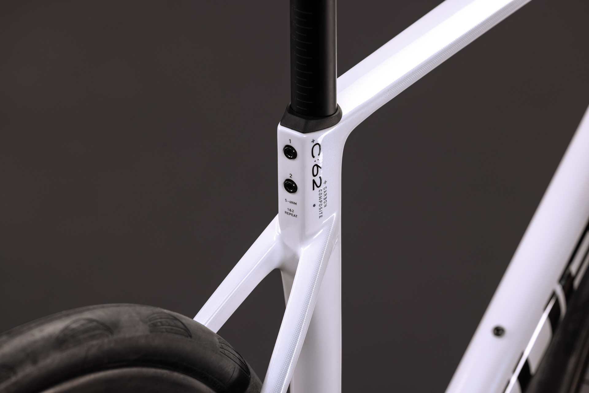 Attain C:62 SLX metallicwhite´n´black