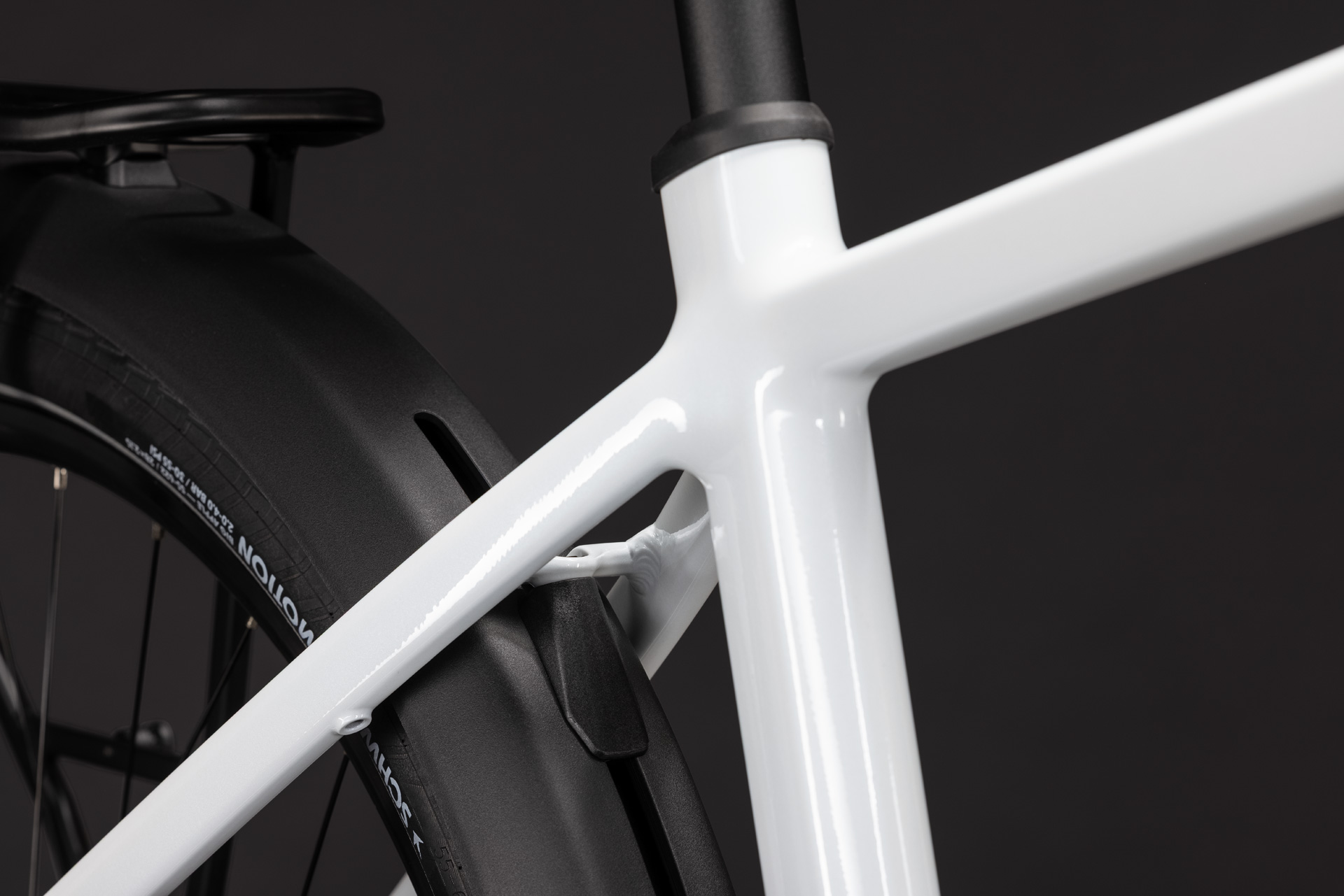 Touring Hybrid ONE 600 metallicwhite´n´chrome