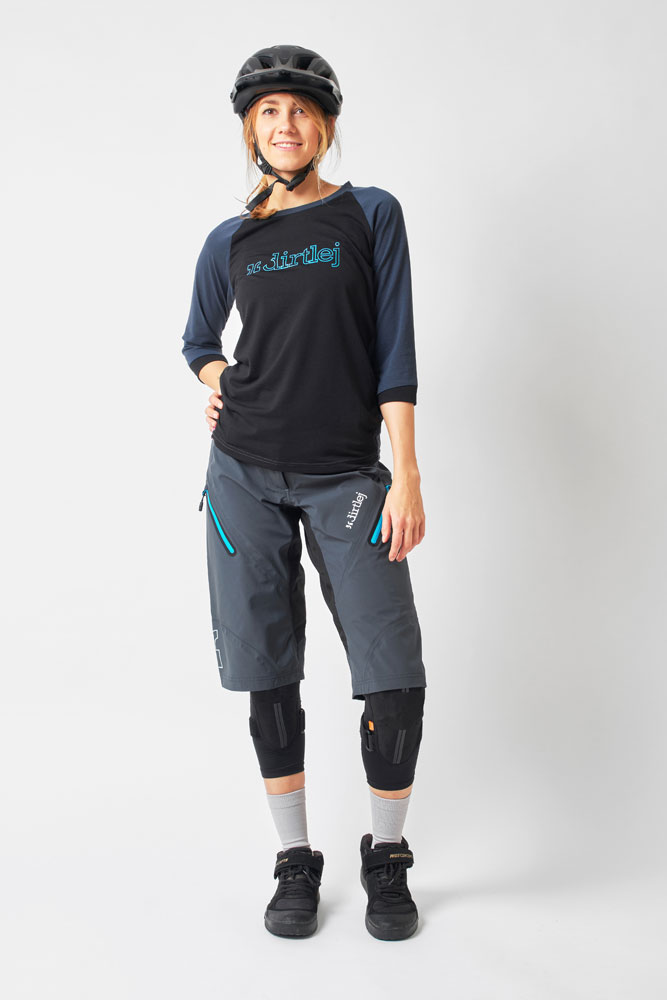 Dirtlej_Trailscout_Waterproof_Damen_MTB_Shorts_20220011_2.jpg