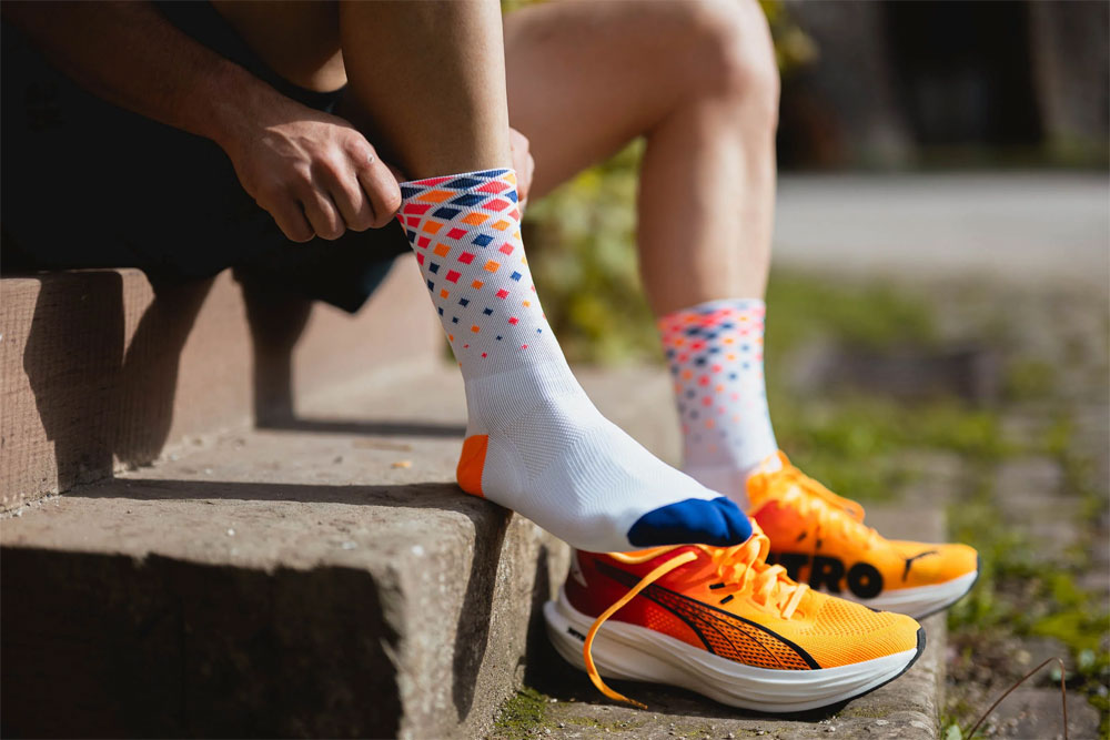 incylence-running-socks-high-cut-crystals-white-purple-orange-3.jpg