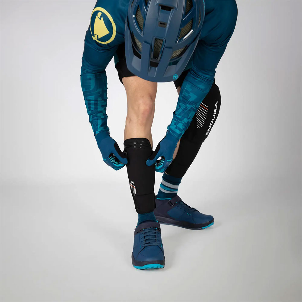 Endura_MT500-D30-Schienbeinprotektoren_E1286BK_3.jpg