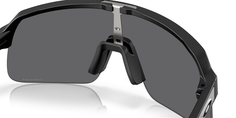Oakley_0OO9496__949601_ (4).jpg