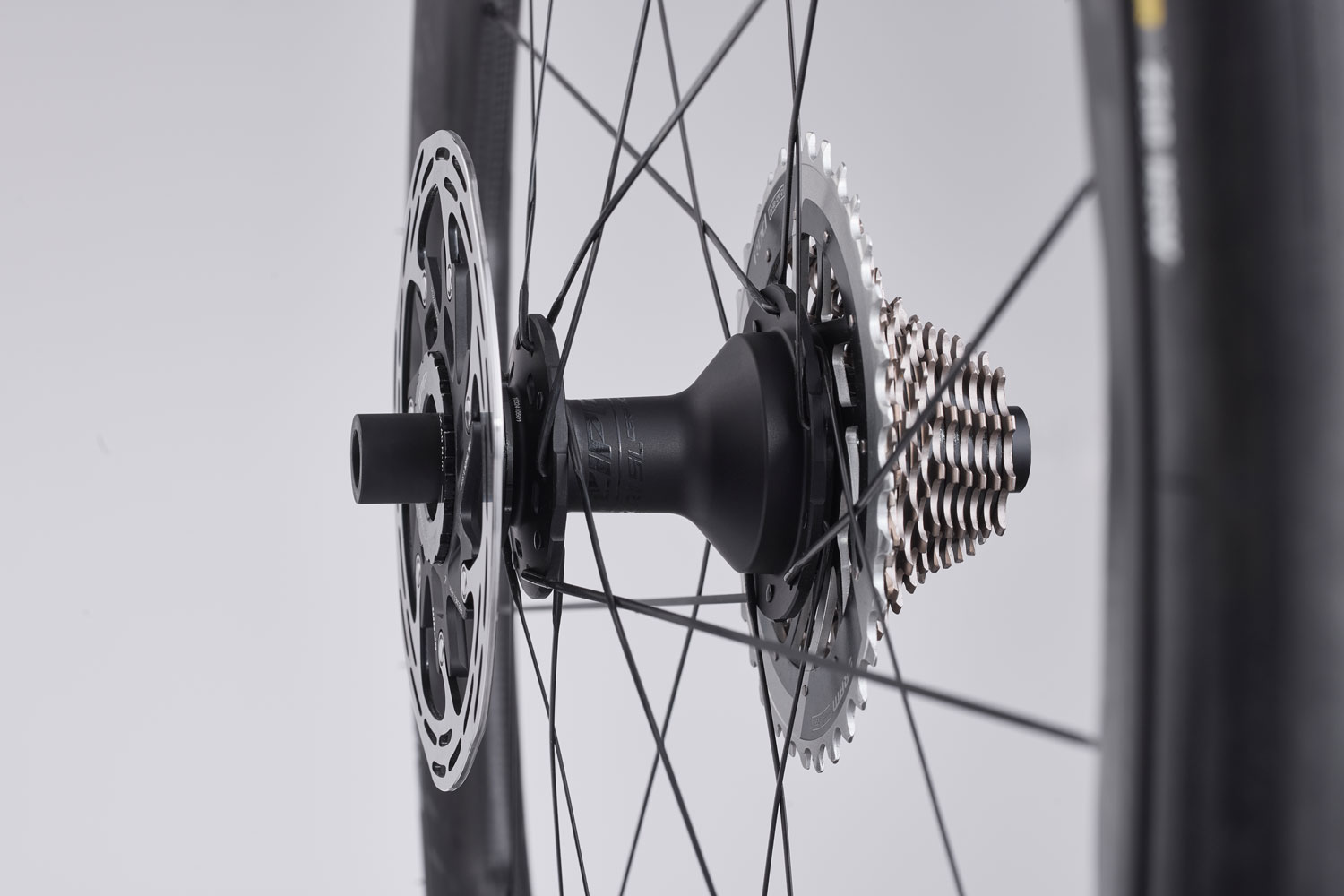 Z_MY26_Studio_250326_CK_20250306---ZIPP-353NSW-and-303SW40299.jpg