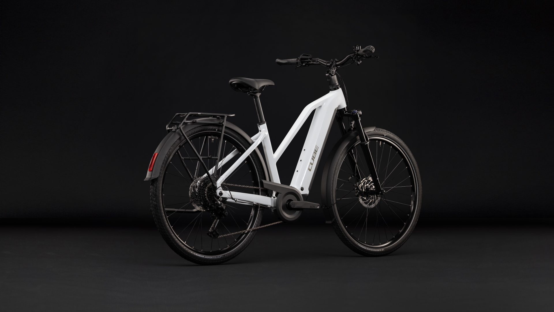 Touring Hybrid ONE 600 metallicwhite´n´chrome Trapeze