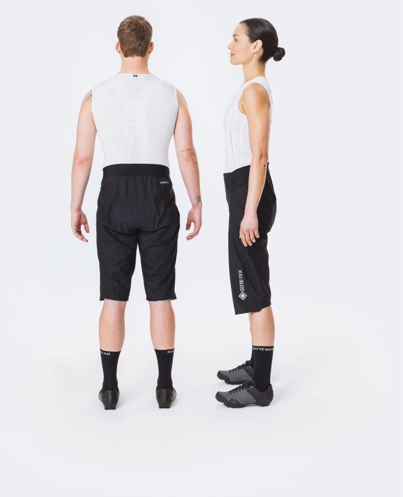 GOREWEAR_Endure-Gore-Tex-Paclite-Regenshorts_1010129900_6.jpg