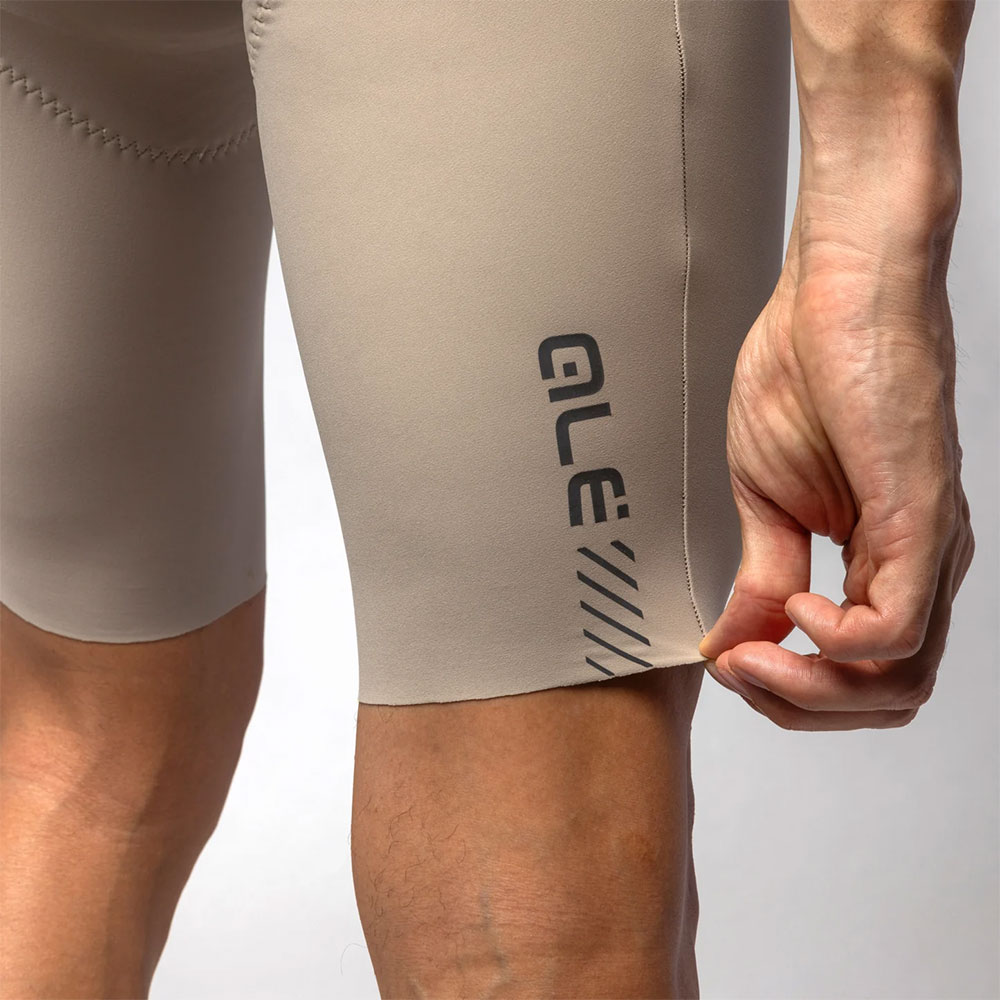 Master 2.0 - Bib Shorts with Pad