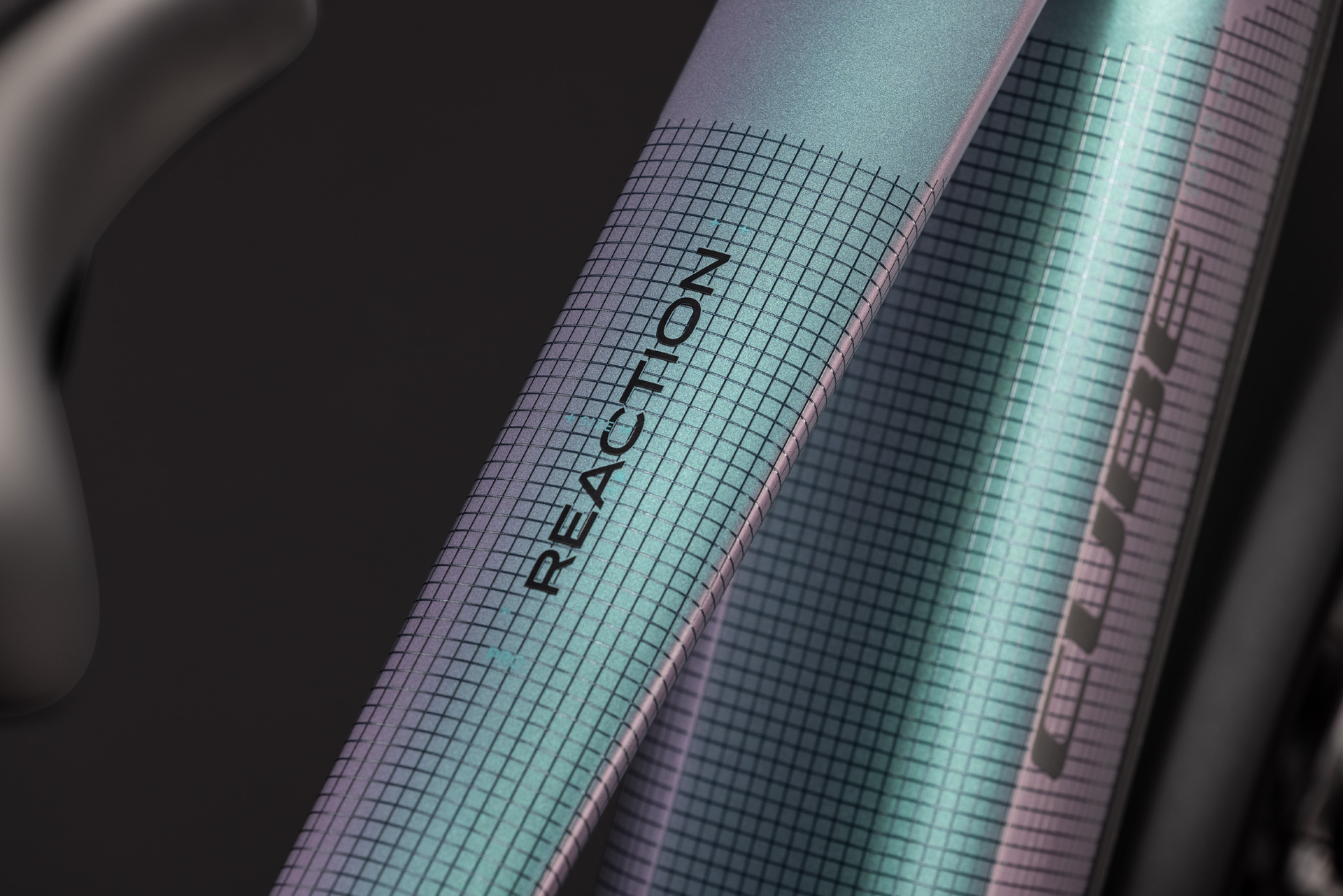 Reaction Hybrid Pro 800 FE polarlight´n´black