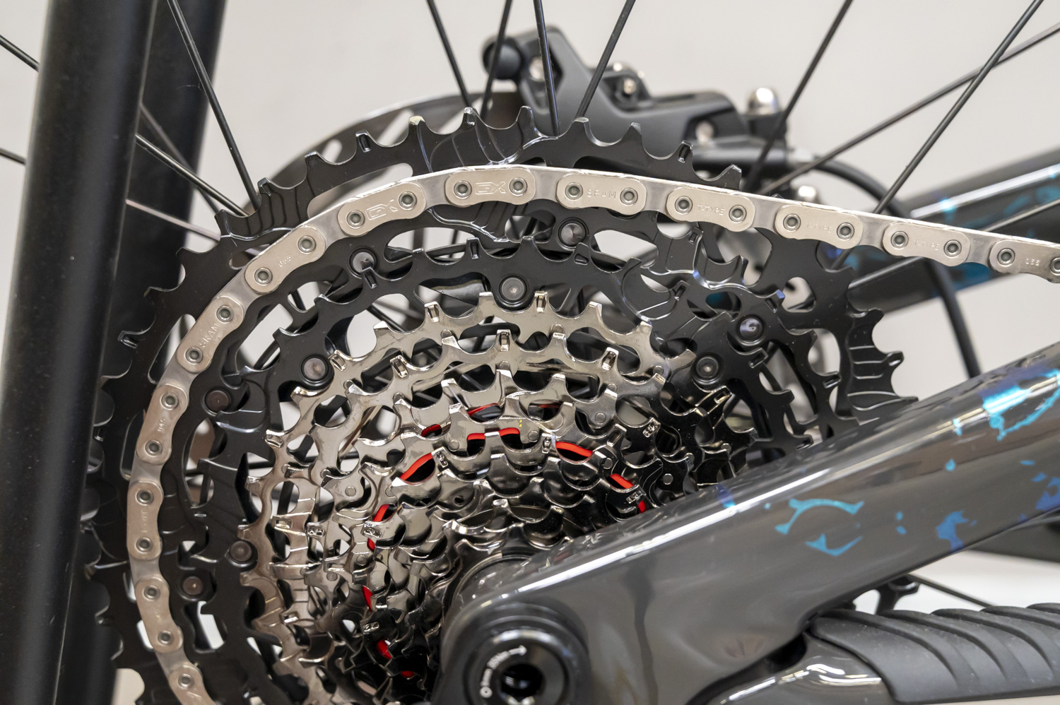 Voltage 910 Carbon Black (returned item)