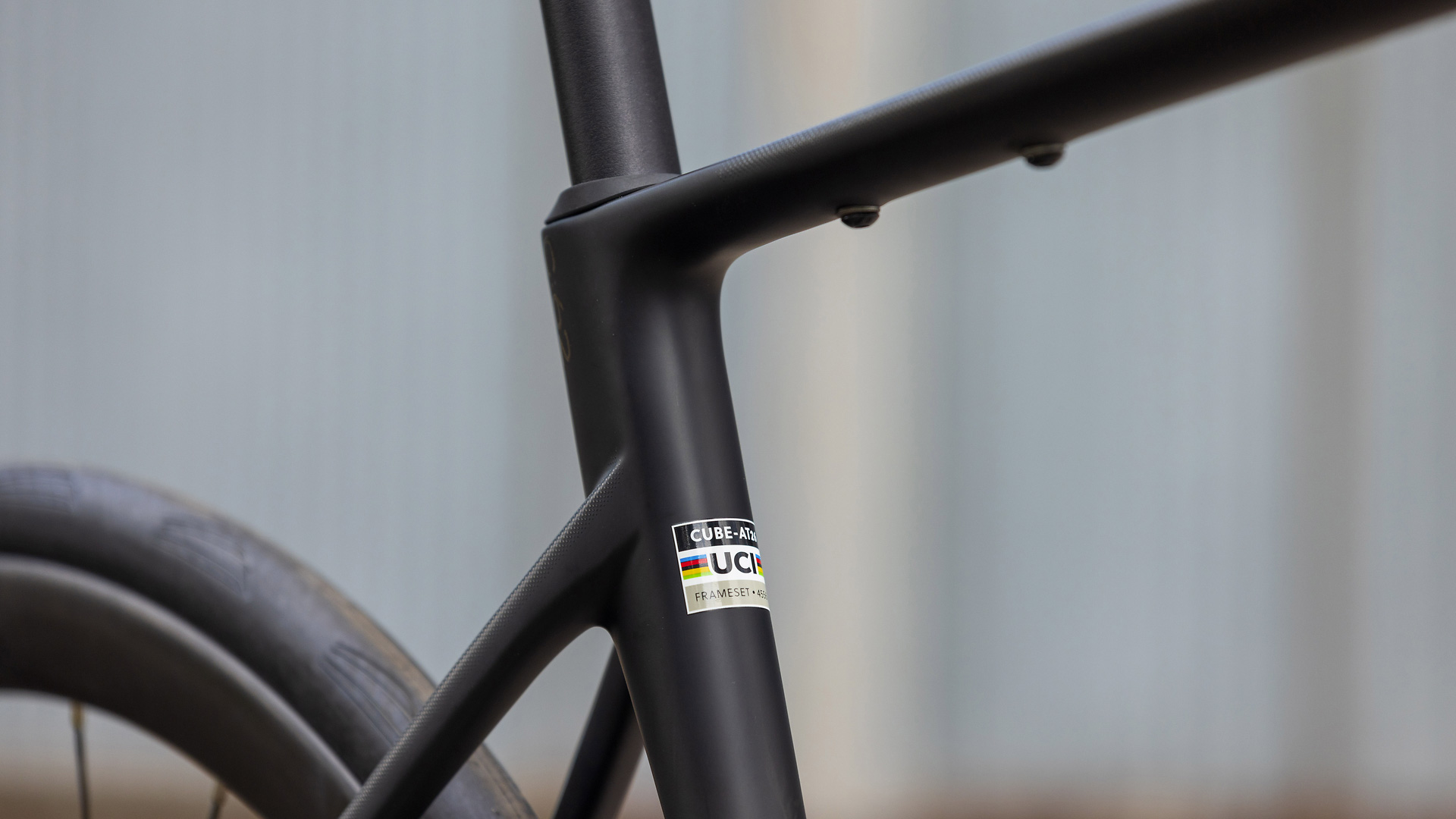 Attain C:62 Race carbon´n´coalchrome