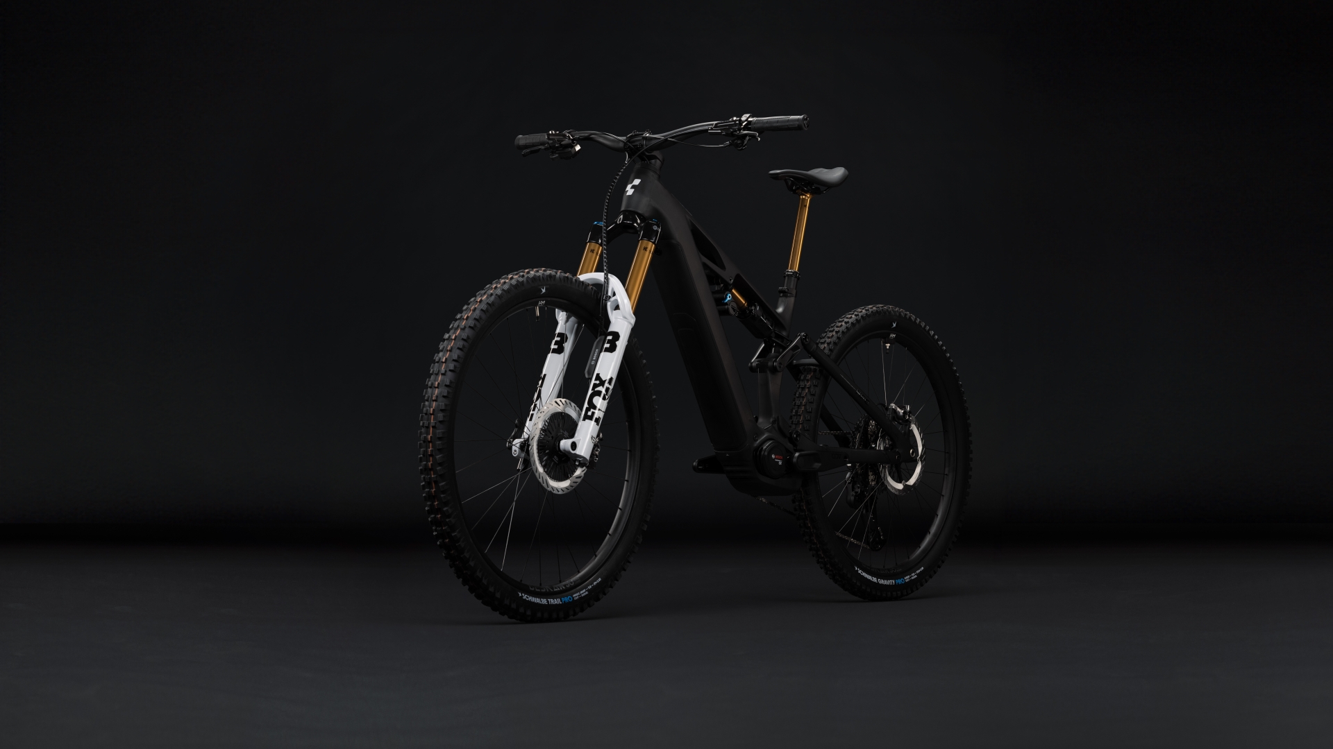 Stereo Hybrid ONE77 HPC AT 800 carbon´n´white