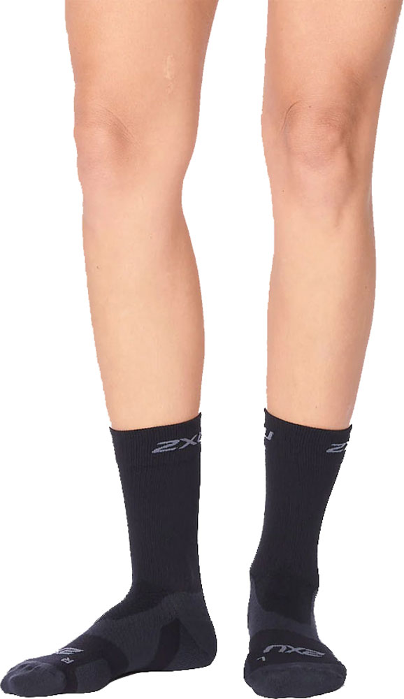 2XU_Vectr-Light-Cushion-Crew-Socken_2X-UA7005E-BLKTTM_ (3).jpg