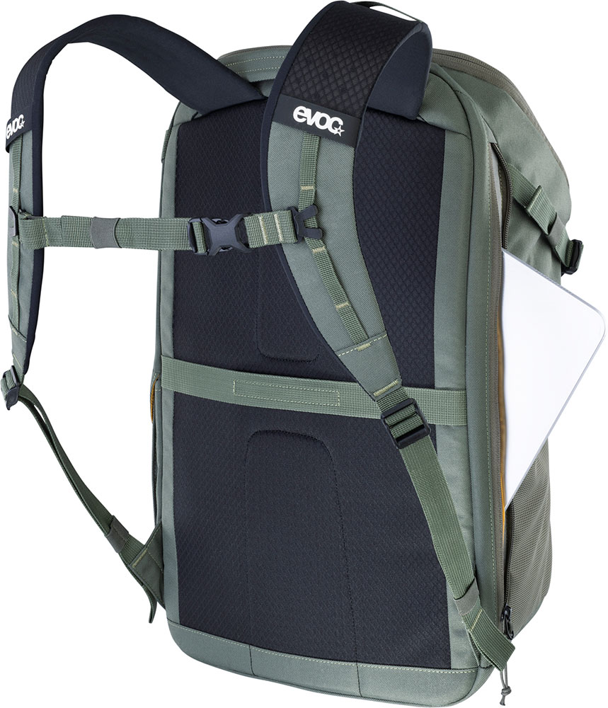 401318332-TRAVEL-BACKPACK-22-dt04.jpg