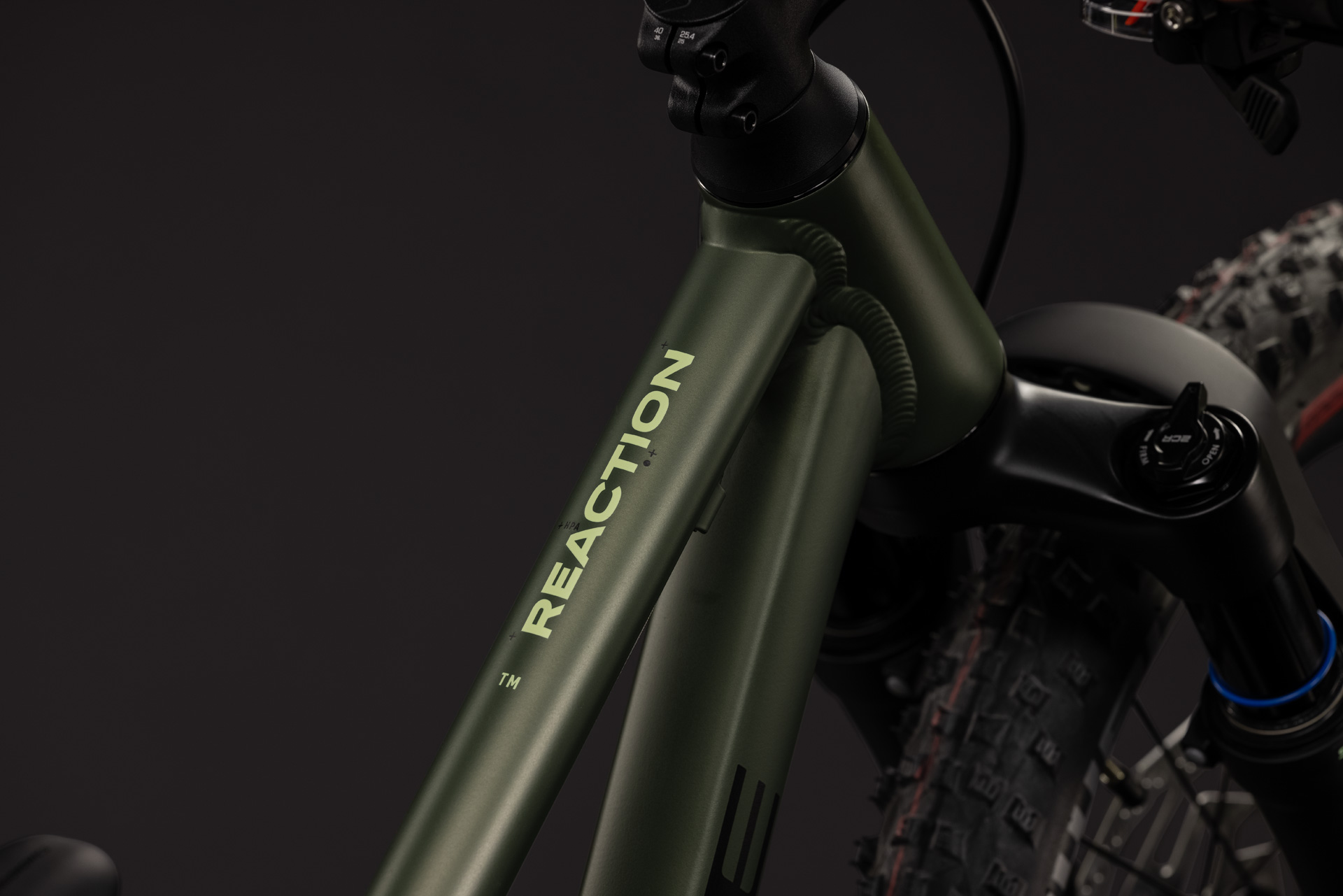 Reaction 200 TM reedgreen'n'lime