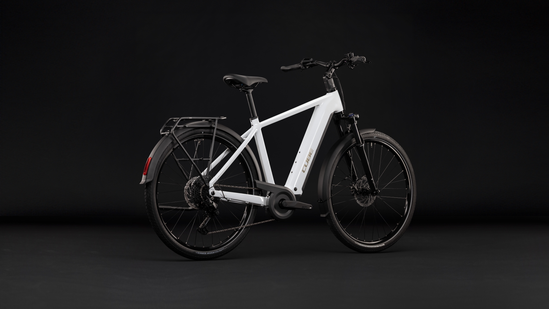 Touring Hybrid ONE 600 metallicwhite´n´chrome