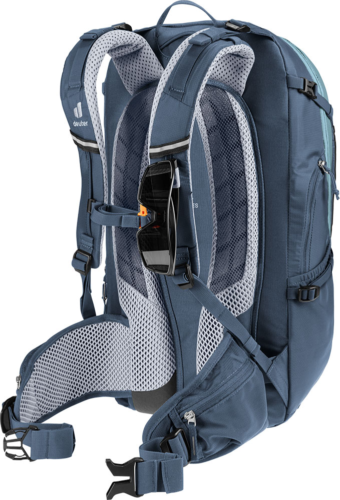 deuter-3200324-1374-Trans-Alpine-30_atlantic_ink-(11).jpg