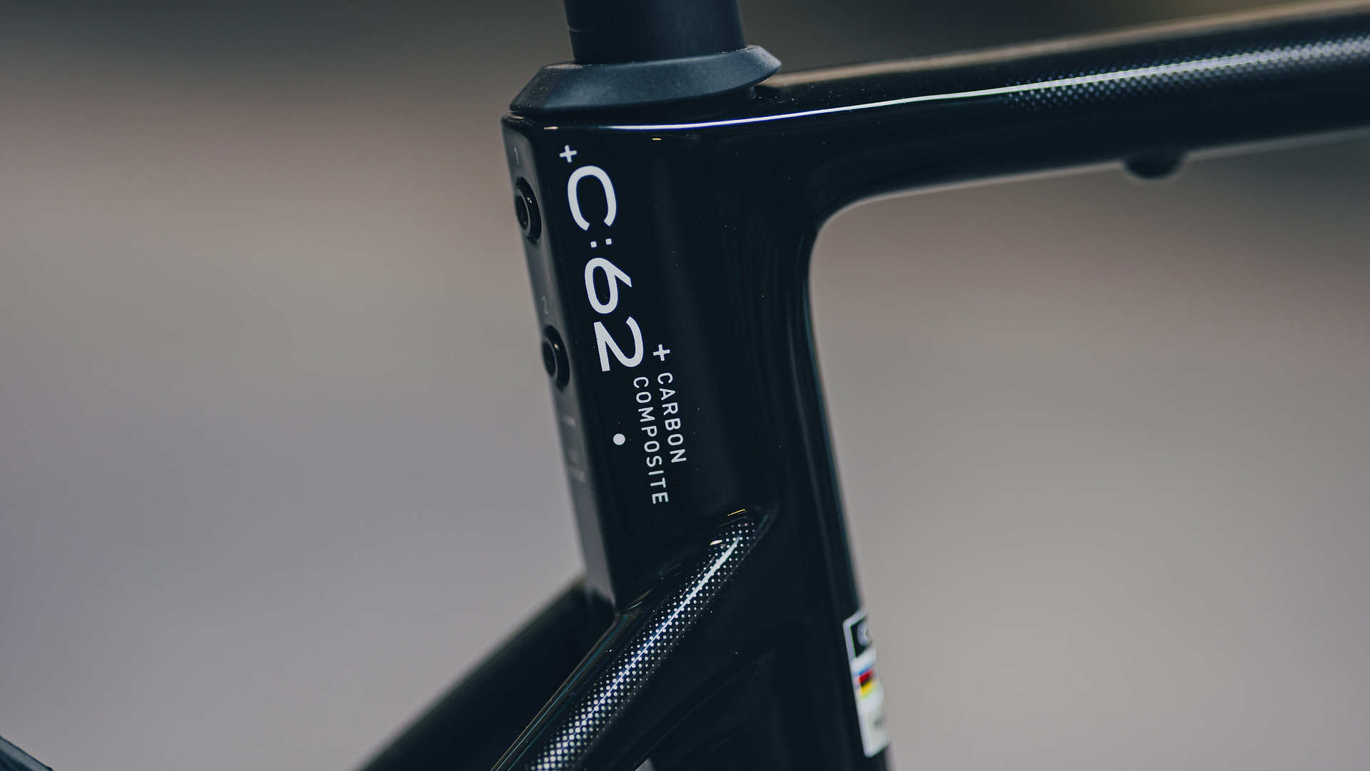 Attain C:62 SLT carbon´n´blue