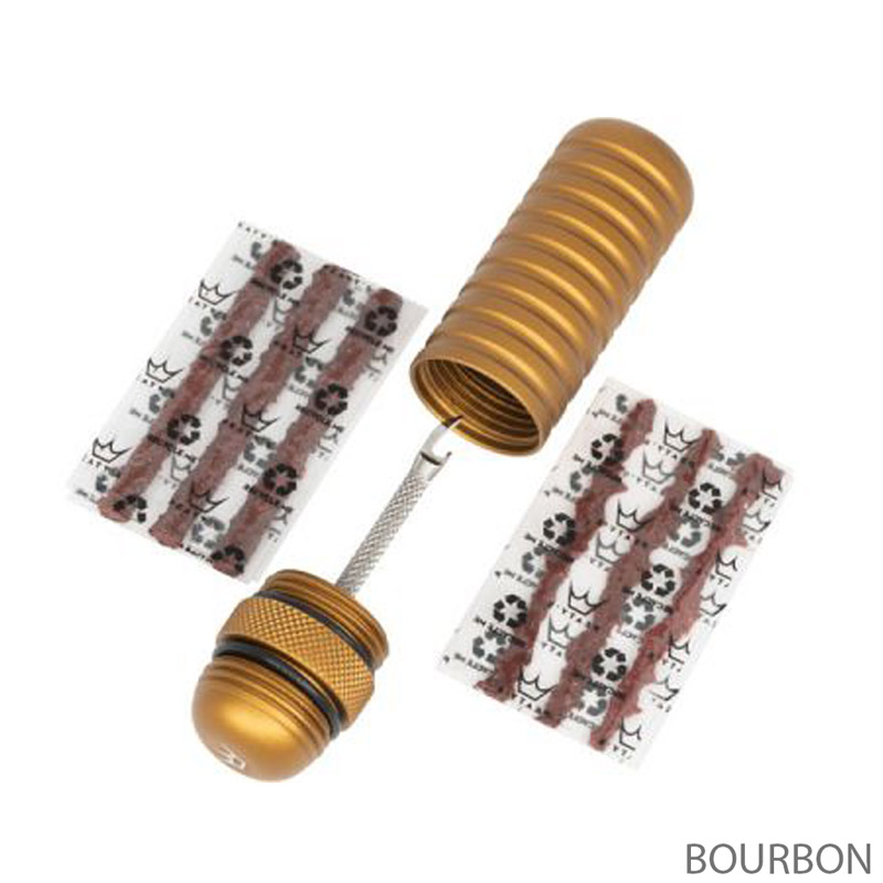5060541583948PeatysHoleshotTubelessPuncturePluggerKitbourbon-labelled.jpg