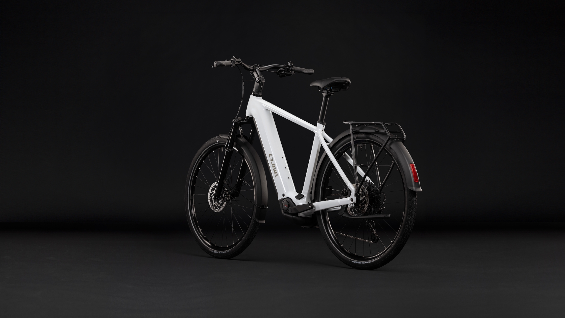 Touring Hybrid ONE 600 metallicwhite´n´chrome
